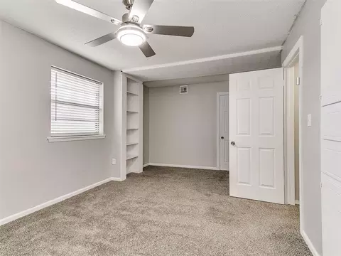 Bedroom - 210 E Cherry Ave, Yukon, OK 73099 photo 4 of 7