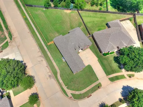 View/Area - 601 Summit Bnd, Norman, OK 73071 photo 4 of 4