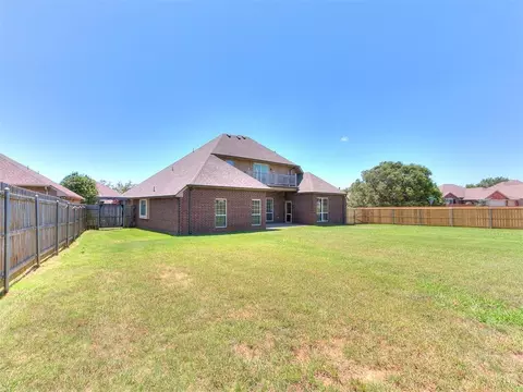 Exterior - 601 Summit Bnd, Norman, OK 73071 photo 2 of 5