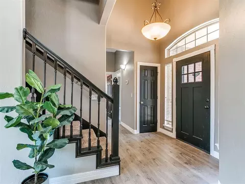 Entry Way - 601 Summit Bnd, Norman, OK 73071 photo 1 of 2