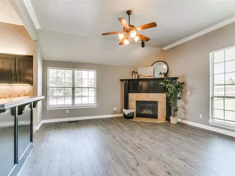 Living - 601 Summit Bnd, Norman, OK 73071 photo 1 of 10
