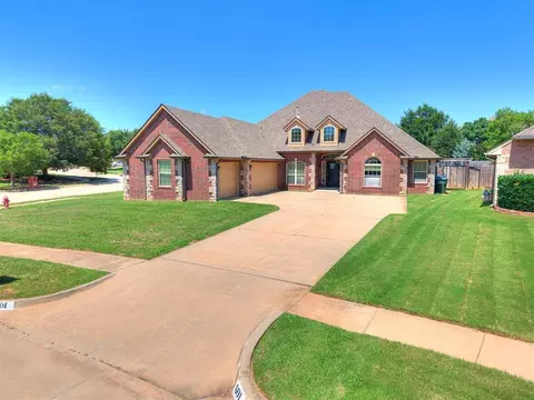 Exterior - 601 Summit Bnd, Norman, OK 73071 photo 1 of 5