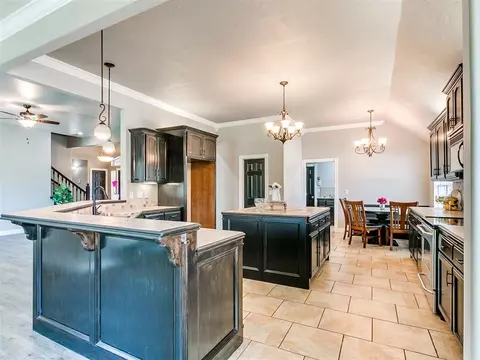 Kitchen - 601 Summit Bnd, Norman, OK 73071 photo 3 of 4