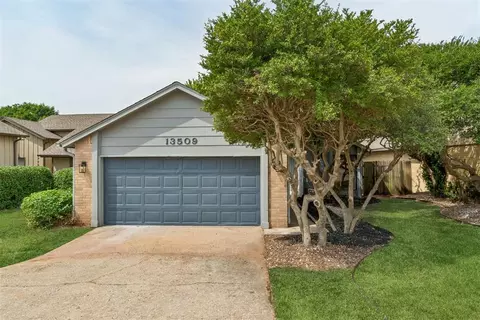 13509 Country Pl, Oklahoma City, OK 73131