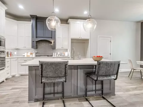 Kitchen - 1124 Colonial Ave, Tuttle, OK 73089 photo 1 of 6