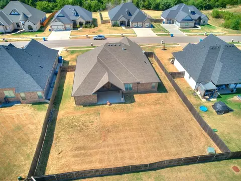 View/Area - 1124 Colonial Ave, Tuttle, OK 73089 photo 2 of 2