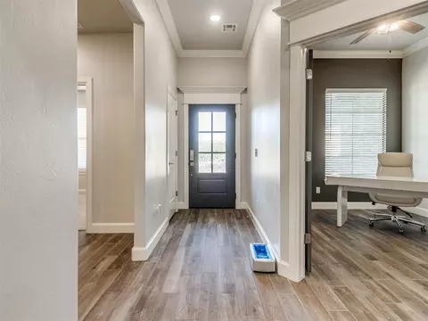 Entry Way - 1124 Colonial Ave, Tuttle, OK 73089 photo 1 of 1