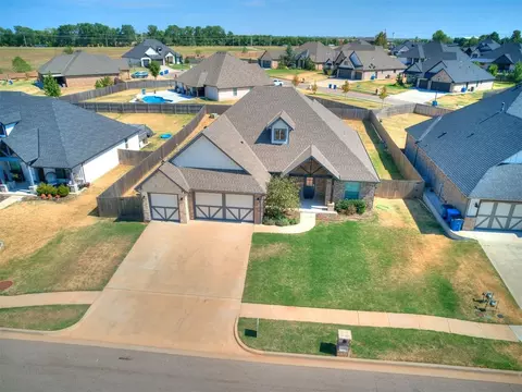 View/Area - 1124 Colonial Ave, Tuttle, OK 73089 photo 1 of 2