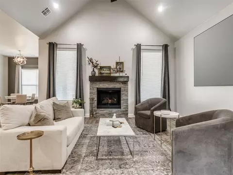 Living - 1124 Colonial Ave, Tuttle, OK 73089 photo 3 of 6