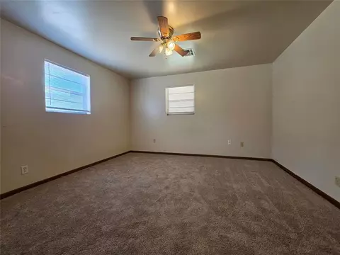 Bedroom - 904 E 7th St, Shawnee, OK 74801 photo 2 of 6
