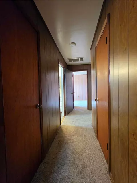 Entry Way - 904 E 7th St, Shawnee, OK 74801 photo 1 of 2