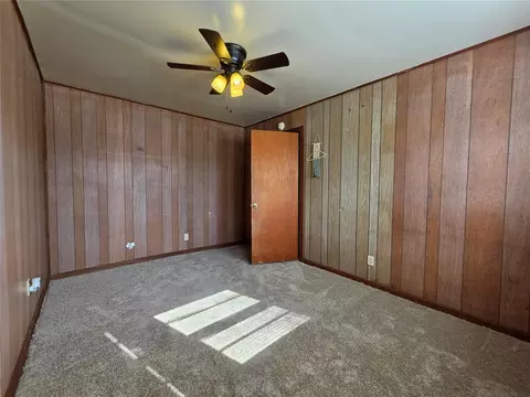 Bedroom - 904 E 7th St, Shawnee, OK 74801 photo 6 of 6