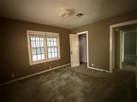 Bedroom - 206 W 1st St, Watonga, OK 73772 photo 1 of 4