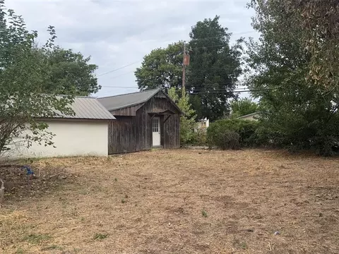 Exterior - 206 W 1st St, Watonga, OK 73772 photo 2 of 3
