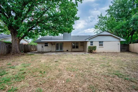 Exterior - 332 Forest Dr, Norman, OK 73069 photo 3 of 3