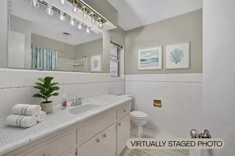 Bath - 332 Forest Dr, Norman, OK 73069 photo 3 of 4