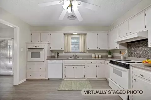 Kitchen - 332 Forest Dr, Norman, OK 73069 photo 1 of 2