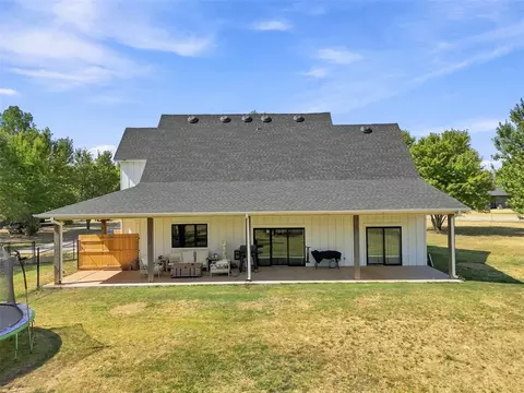 Exterior - 124 Kevin Ln, Tuttle, OK 73089 photo 6 of 6
