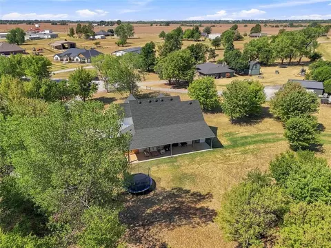 View/Area - 124 Kevin Ln, Tuttle, OK 73089 photo 3 of 7