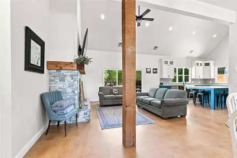 Living - 124 Kevin Ln, Tuttle, OK 73089 photo 1 of 2