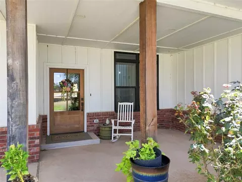 Exterior - 124 Kevin Ln, Tuttle, OK 73089 photo 4 of 6