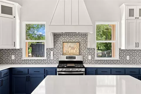 Kitchen - 124 Kevin Ln, Tuttle, OK 73089 photo 4 of 5