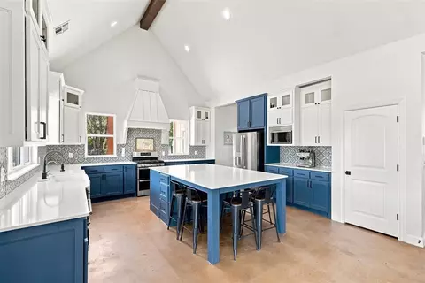 Kitchen - 124 Kevin Ln, Tuttle, OK 73089 photo 2 of 5