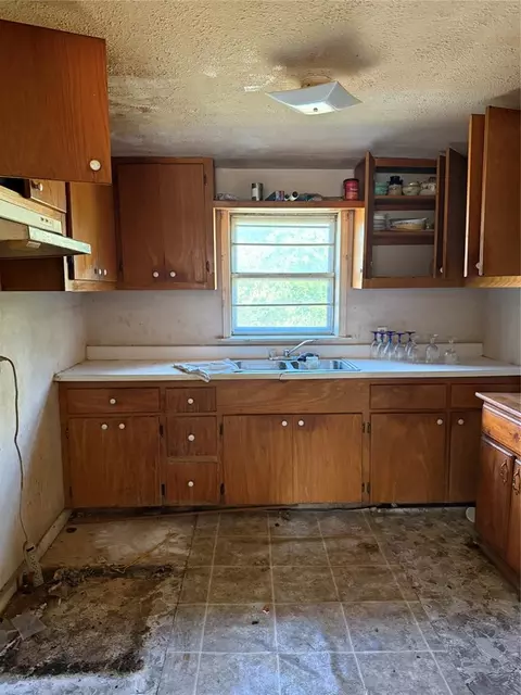 2 SW Howard Ave, Idabel, OK 74745 photo 4