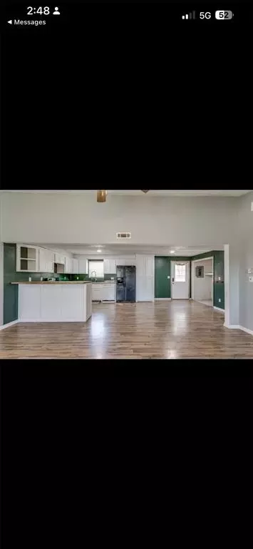 Living - 9401 Whitebrook St, Norman, OK 73026 photo 3 of 3