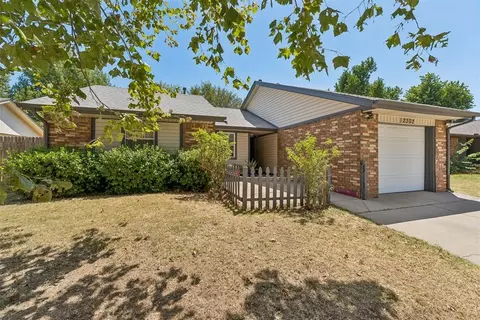 12302 SW 15th Ter, Yukon, OK 73099