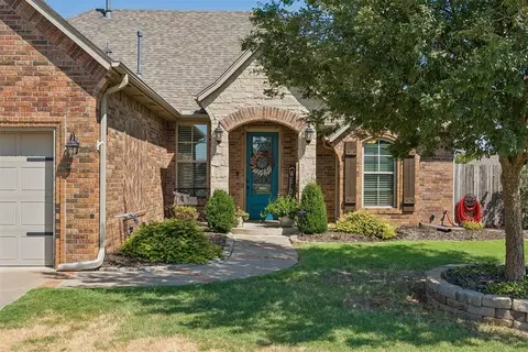 10809 SW 20th St, Yukon, OK 73099