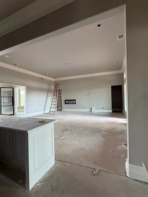 Living - 9316 Somerville Rd, Arcadia, OK 73007 photo 2 of 3