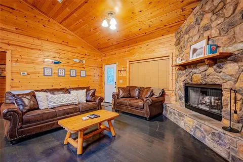 Living - 256 Wild Goose Rd, Broken Bow, OK 74728 photo 3 of 5