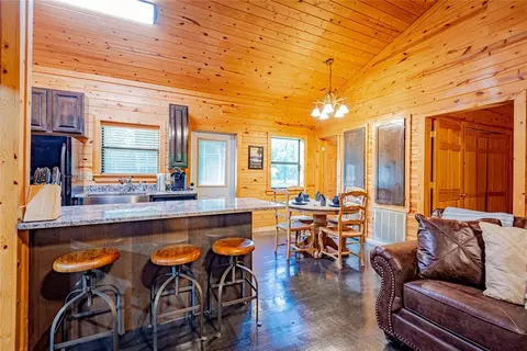Dining - 256 Wild Goose Rd, Broken Bow, OK 74728 photo 2 of 2