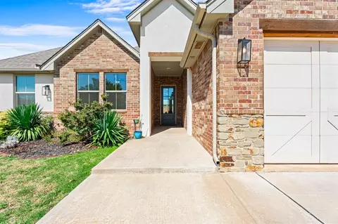 19909 Thornhaven Dr, Edmond, OK 73012