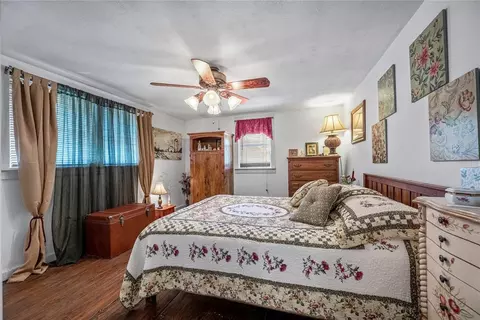 Bedroom - 801 N 6th St, Marlow, OK 73055 photo 1 of 2