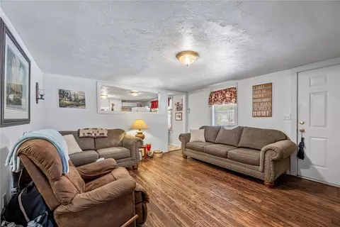 Living - 801 N 6th St, Marlow, OK 73055 photo 2 of 2