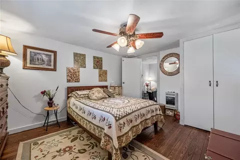Bedroom - 801 N 6th St, Marlow, OK 73055 photo 2 of 2