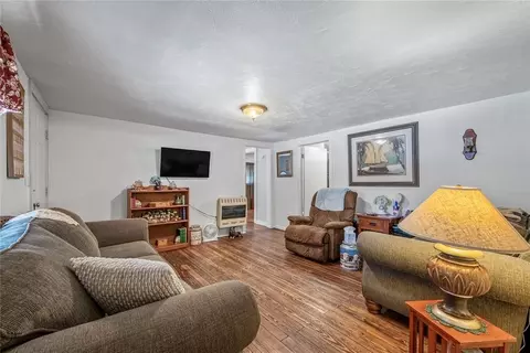 Living - 801 N 6th St, Marlow, OK 73055 photo 1 of 2