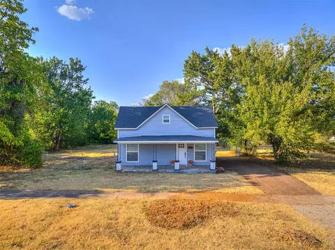 Exterior - 1214 E Harrison Ave, Guthrie, OK 73044 photo 2 of 3