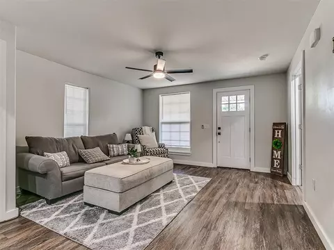 Living - 1214 E Harrison Ave, Guthrie, OK 73044 photo 1 of 3