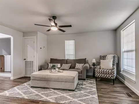 Living - 1214 E Harrison Ave, Guthrie, OK 73044 photo 3 of 3