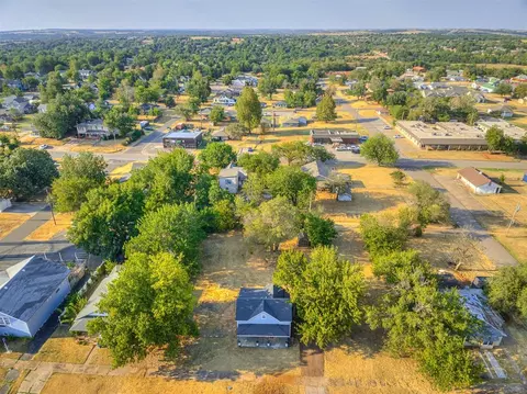 View/Area - 1214 E Harrison Ave, Guthrie, OK 73044 photo 4 of 4