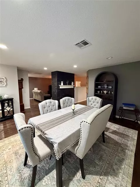 Dining - 6071 Sunset Dr, Guymon, OK 73942 photo 2 of 2