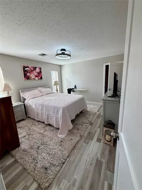 Bedroom - 6071 Sunset Dr, Guymon, OK 73942 photo 2 of 3