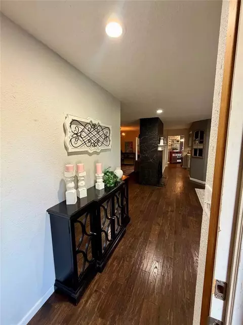 Entry Way - 6071 Sunset Dr, Guymon, OK 73942 photo 1 of 5