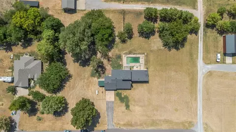View/Area - 707 Cedar Springs Dr, Tuttle, OK 73089 photo 5 of 7