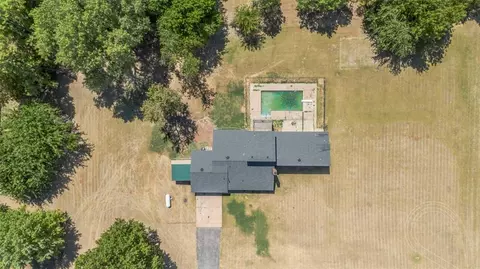 View/Area - 707 Cedar Springs Dr, Tuttle, OK 73089 photo 6 of 7