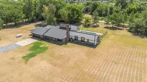 View/Area - 707 Cedar Springs Dr, Tuttle, OK 73089 photo 1 of 7