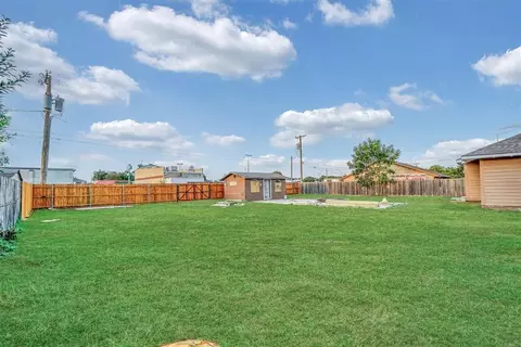 309 E Walnut St, Altus, OK 73521 photo 7